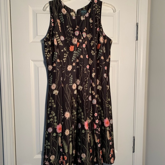 Gabby Skye Dresses & Skirts - Black floral Dress!